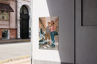 Affiche de Maison Lua collé sur un mur